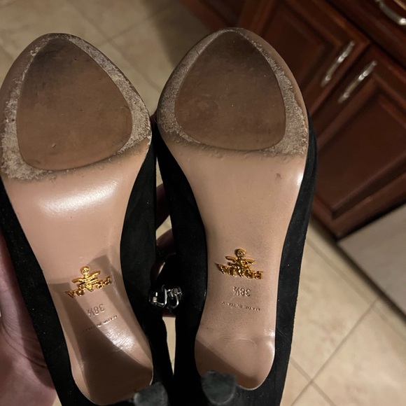 Prada. Really good condition! - Picture 3 of 3